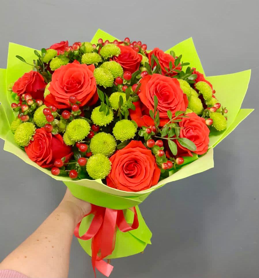 Букет цветов из: Хризантемы и Розы в Угре