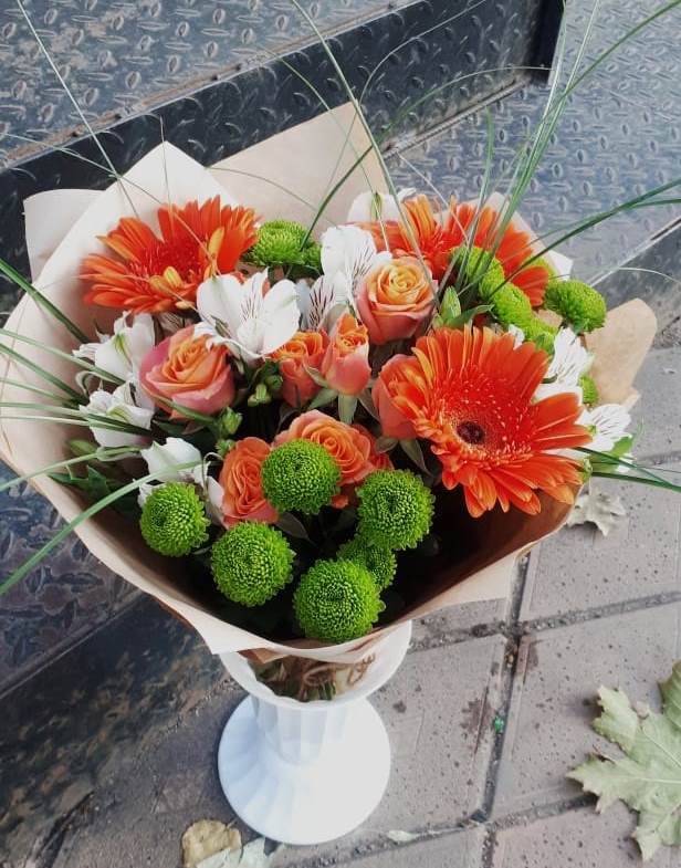 Букет цветов из: Герберы, Хризантемы, Альстромерии и Розы в Угре