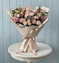 Букет цветов из:  Розы и Лизиантусы в Угре