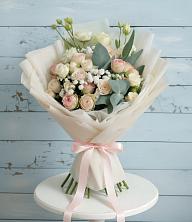 Букет цветов из:  Розы и Лизиантусы в Угре