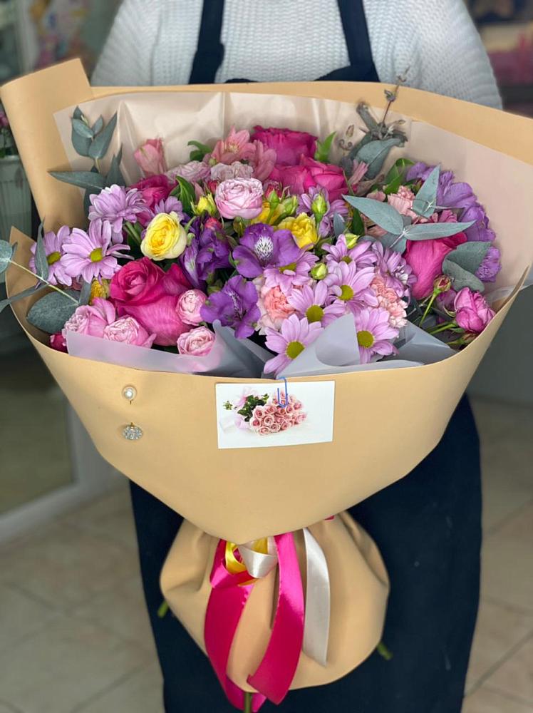 Букет цветов из: Хризантемы, Гвоздики и Альстромерии в Угре