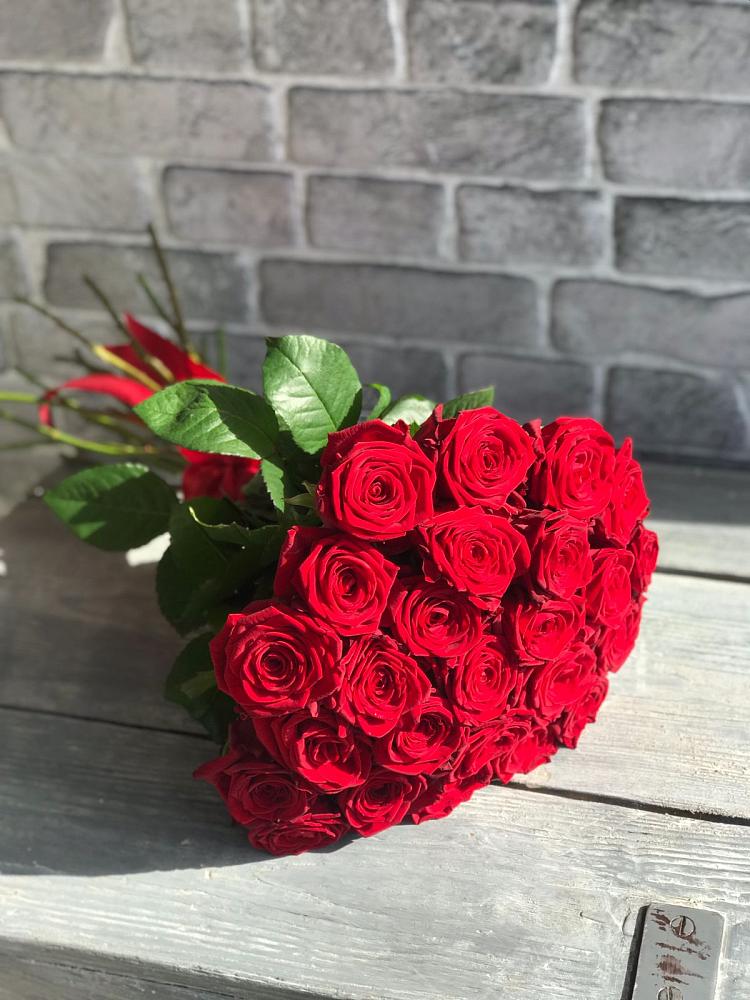 Букет Красные розы Фридом в Угре