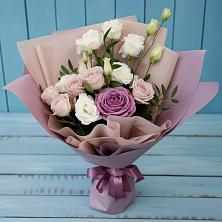 Букет цветов из:  Розы и Лизиантусы в Угре