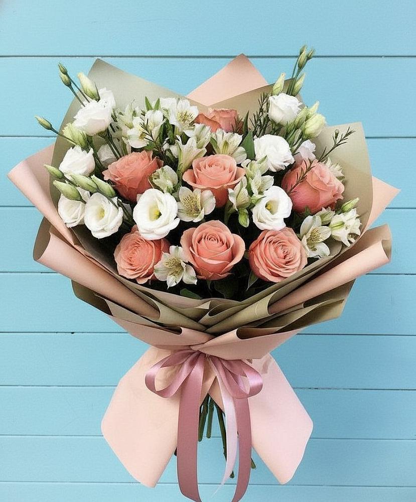 Букет цветов из: Розы, Альстромерии и Лизиантусы в Угре