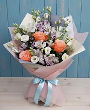 Букет цветов из:  Лизиантусы, Розы, Альстромерии и Гипсофила в Угре