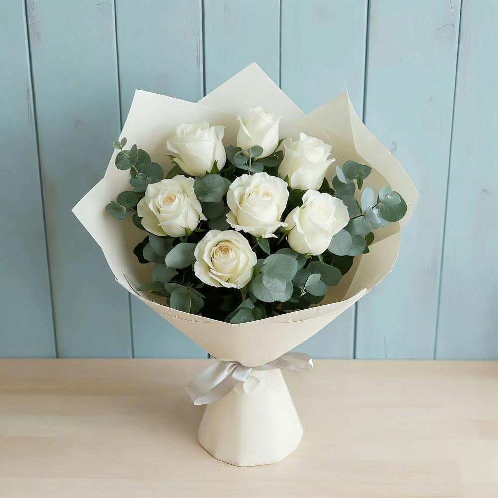 Букет Белые розы в Эвкалипте в Угре