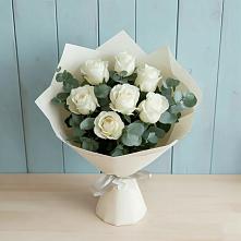 Букет Белые розы в Эвкалипте в Угре
