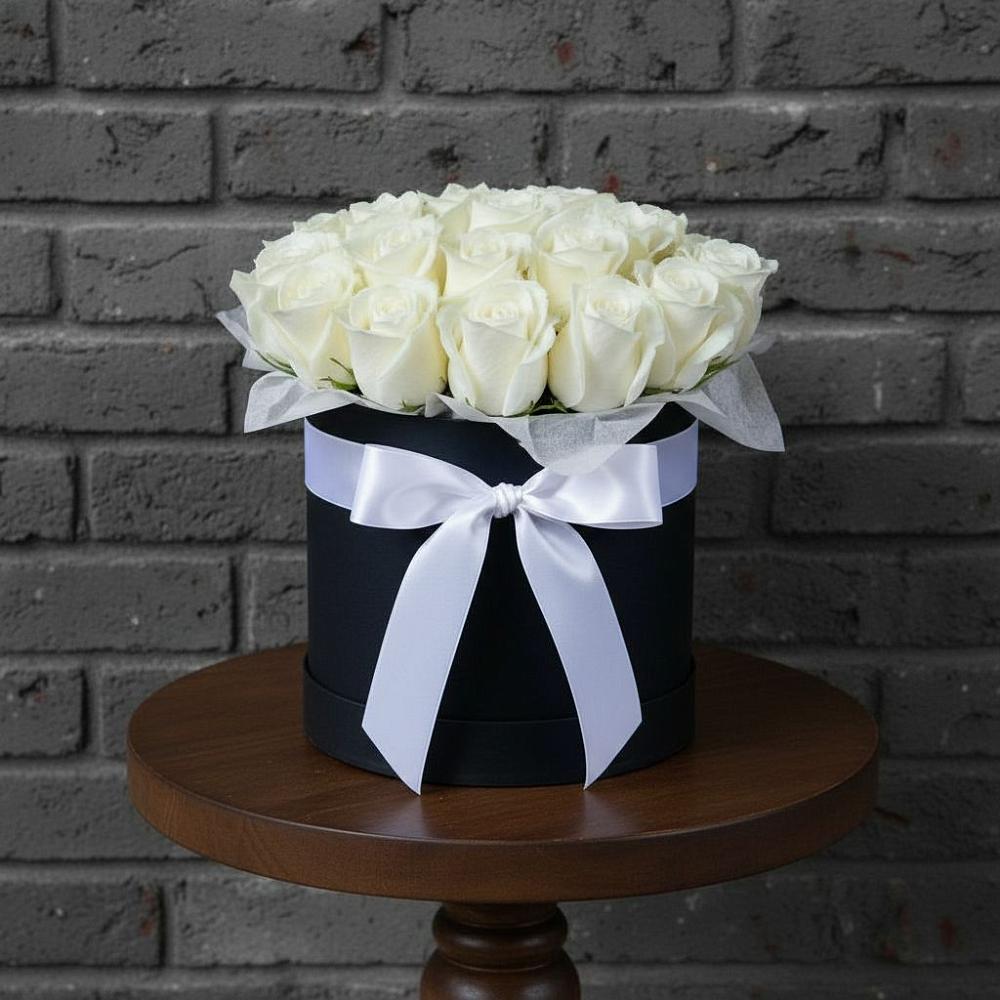 Цветочная композиция из Розы в шляпной коробке в Угре