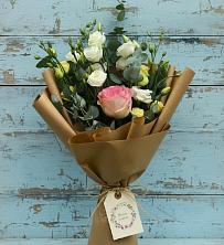 Букет цветов из:  Розы и Лизиантусы в Угре