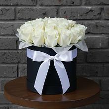 Цветочная композиция из Розы в шляпной коробке в Угре